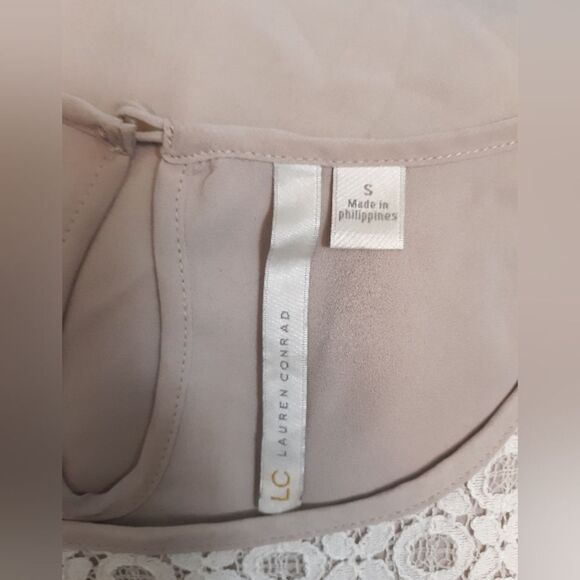 Lauren Conrad lace front blouse - Picture 2 of 4